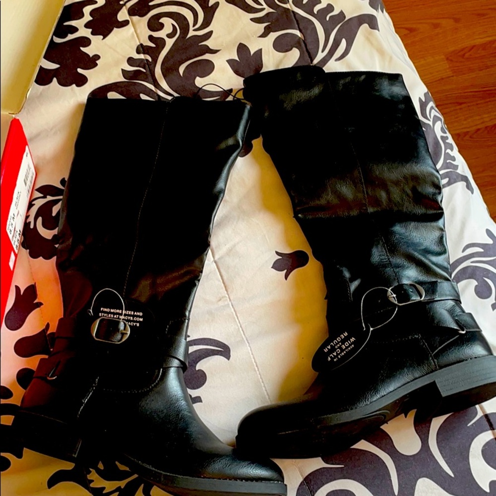 Women’s Black boots